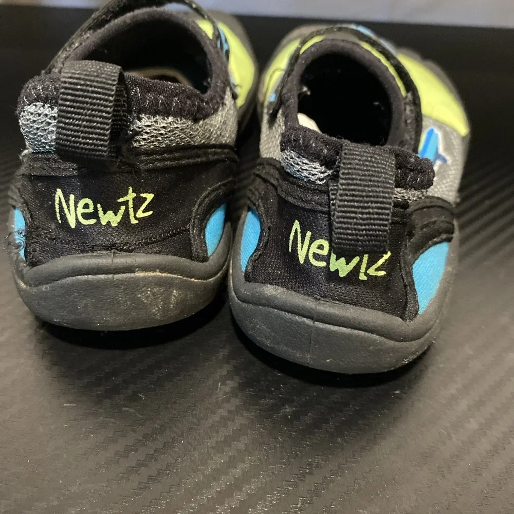 Newtz Youth Water‎ Shoes Shark Gray Green Aqua Sock Beach Size 12